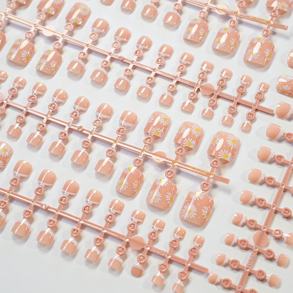 120Pcs Daisy Flower Design French Fake Toenails Short Square Nude Press On Toenail for Women Wearable Full Cover False Toe Nail