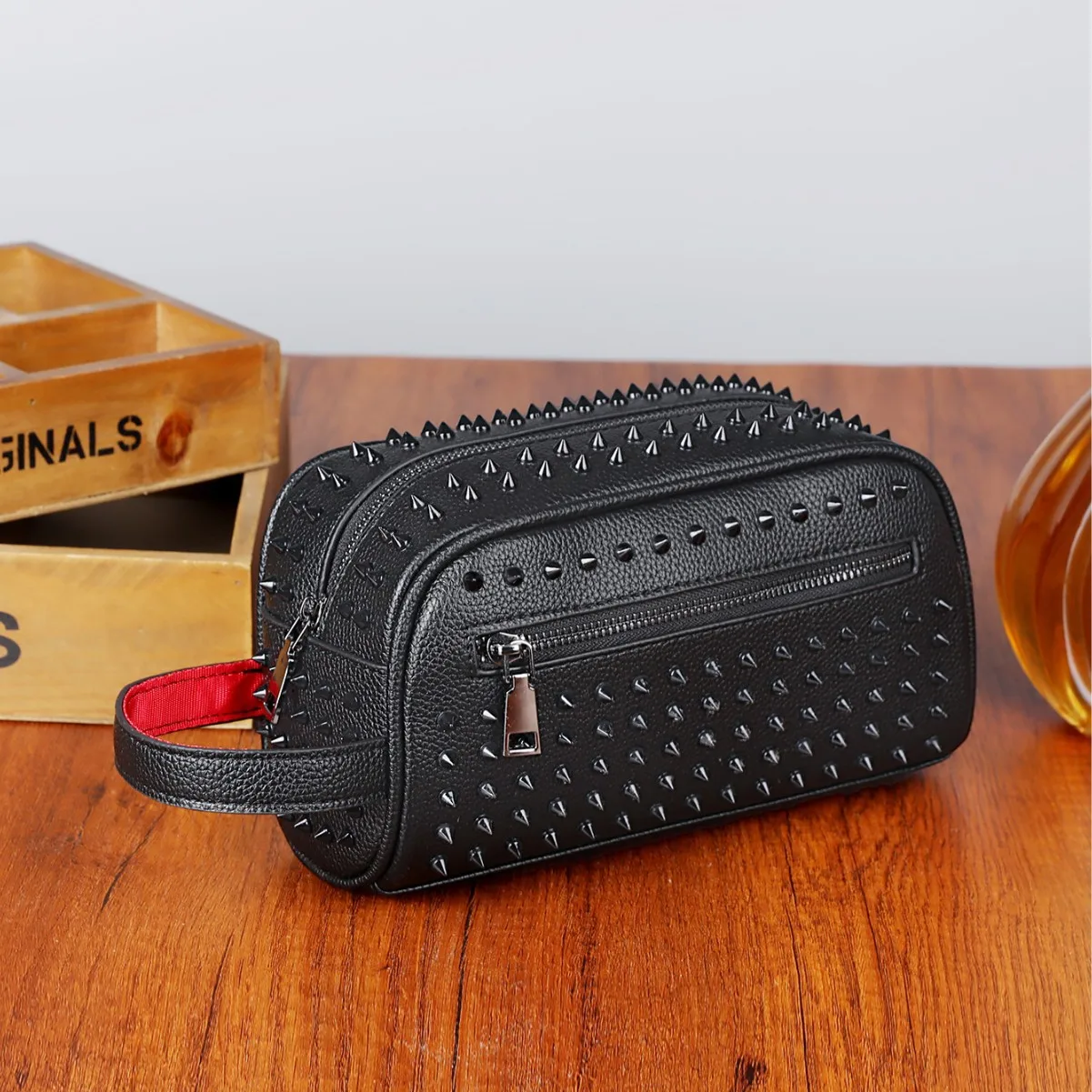 Europe And The United States Fashion Casual Men's Bag Personality Riveted Bag Handbag Hold Purse Mobile Phone Clutch Bag Bolsos