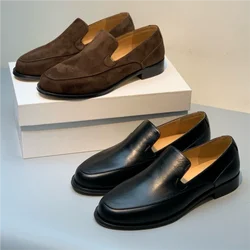 The new leather women's loafers feature a vivid aesthetic style, with a classic silhouette upper selected from black shiny calf