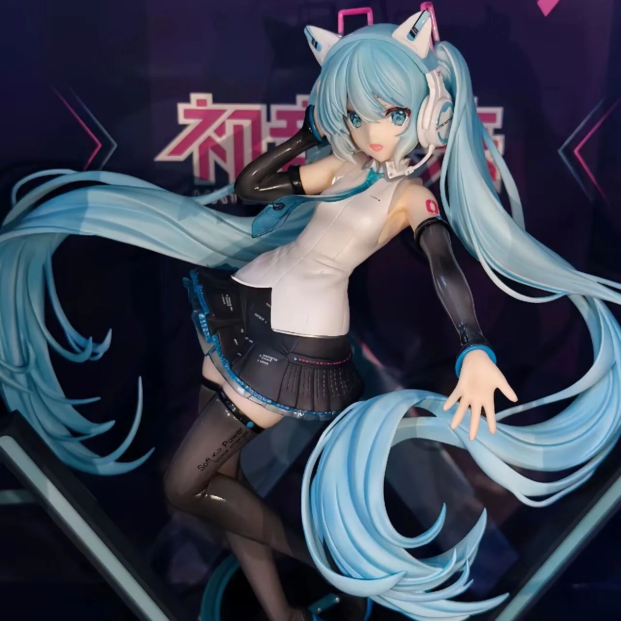 Original F:Nex × Yowu Vocaloid Hatsune Miku Cat Ear Headphones Ver Miku Anime Action Figurine Pvc Model Collection Toy Gifts