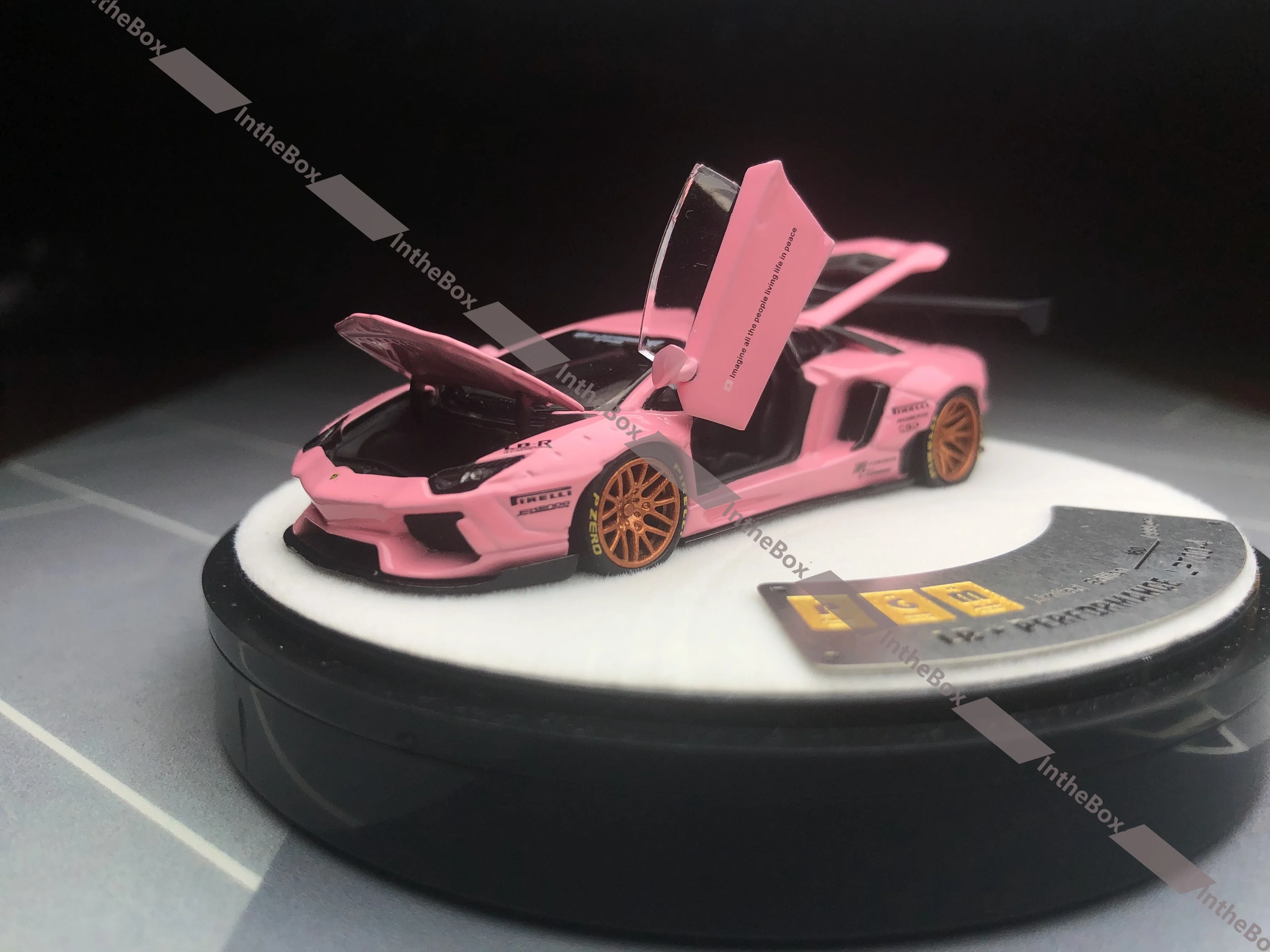 PGM 1:64 Pink LBWK Aventador LP700-4 Sports Model Diecast Diecast Metal Car Collection Limited Edition Hobby Toys