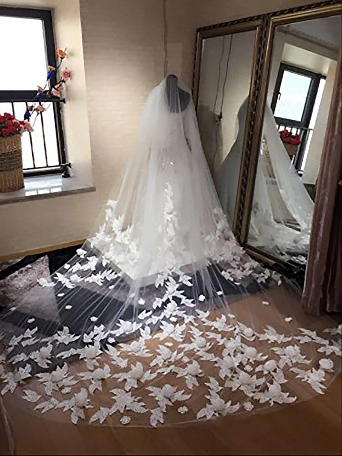 Bridal Veils Women One-Layer Embroidery Applique Edge Cathedral Veil Princess Bride Dress robes de soirée Customized