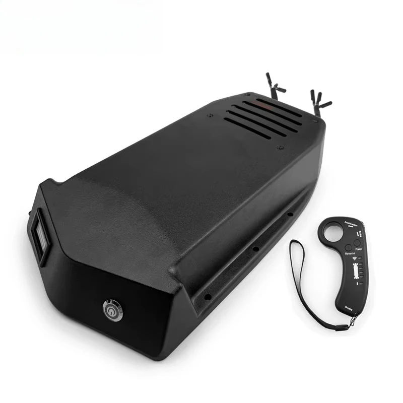 لوح تزلج كهربائي عالي الجودة على الطرق الوعرة 2000mah 5C 18650 خلية 36V 10Ah بطارية ليثيوم صندوق بلاستيكي مع جهاز تحكم عن بعد