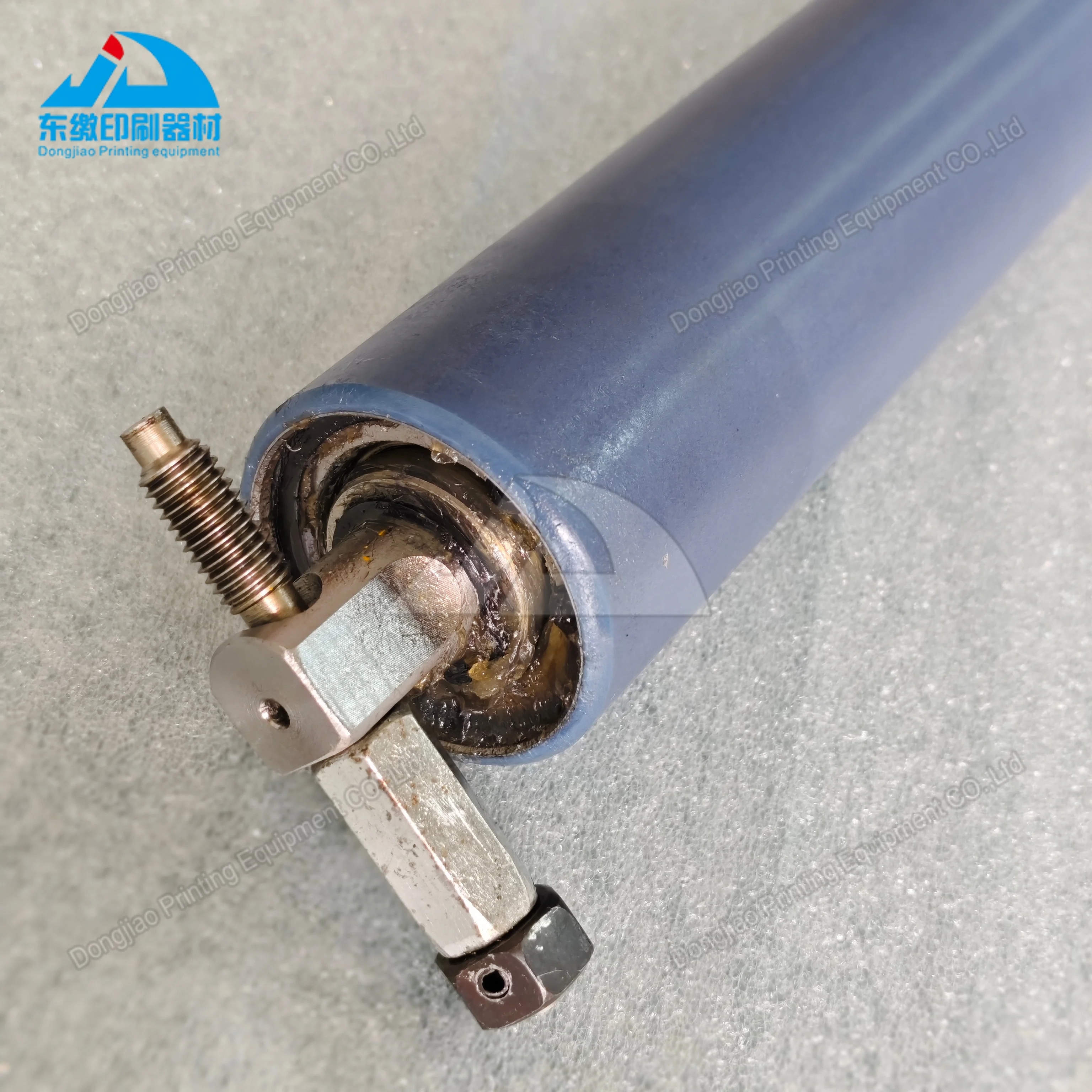 

Совместимый с УФ/сольвентными чернилами ролик 752x46 мм для печатных машин Heidelberg SM74, запчасть, ротационный ролик Rilsan M2.030.570F