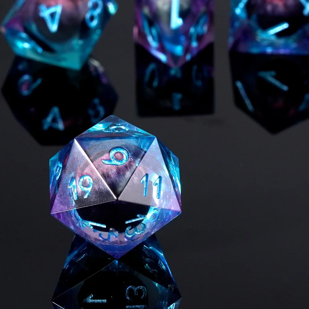 Juego de dados DND de ojo de dragón, núcleo líquido púrpura de ojo de gato, borde afilado, dados de resina poliédrica hechos a mano para RPG de varios lados D6 ~ D20, 1-7 piezas