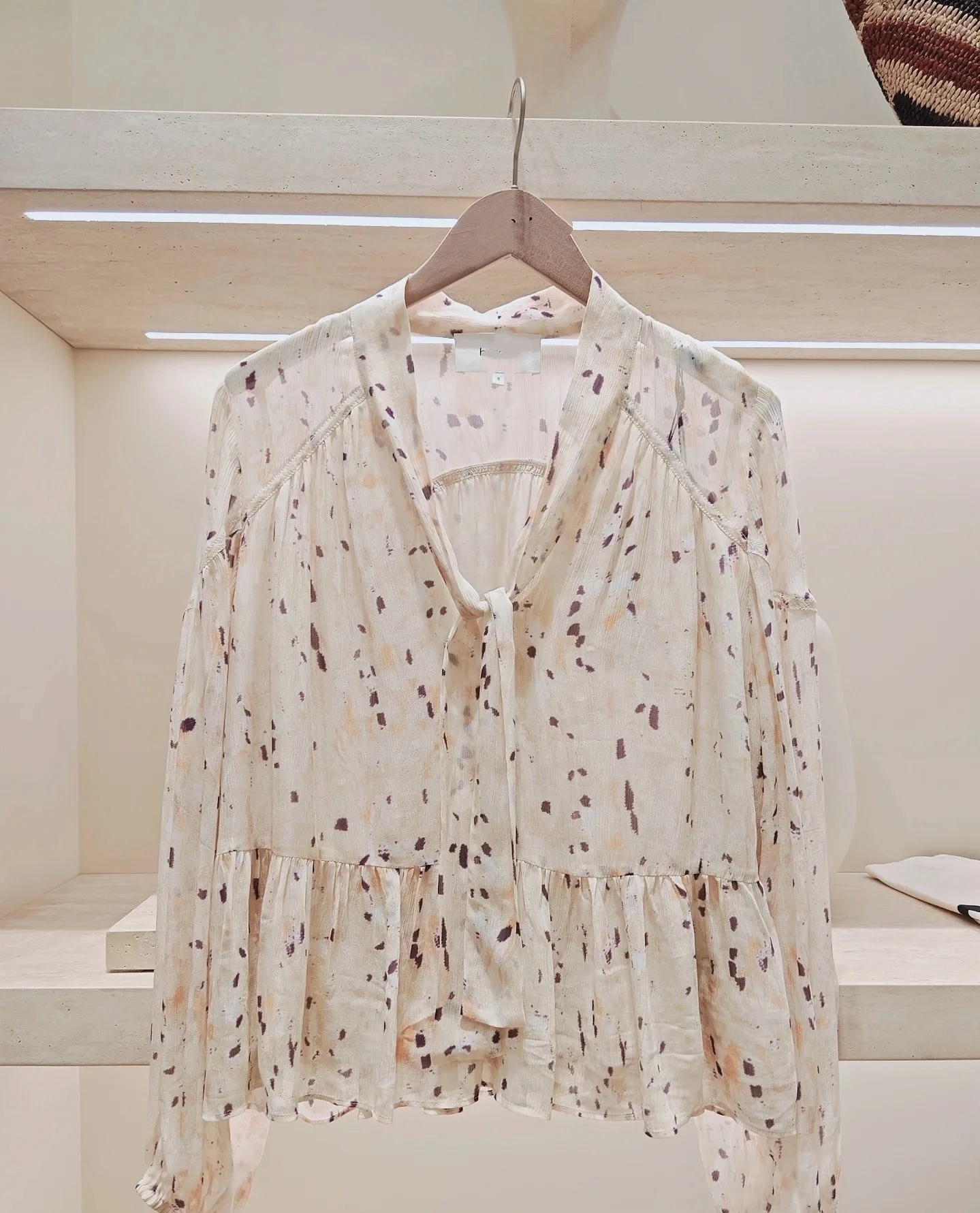 

Bas Baan 2025 Early Autumn Floral Lady's Shirt V-neck Lantern Sleeve Belted Long Sleeve French Style Loose Fit Thin Material