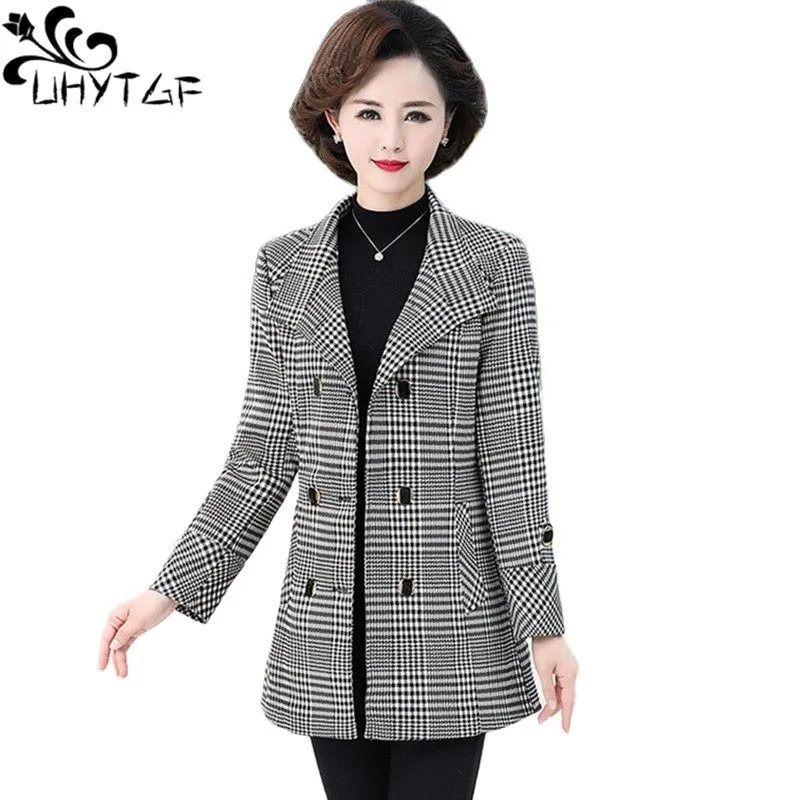 

UHYTGF Womens Spring Autumn Trench Coat Plaid Double Breasted Casual Female Outerwear Mid-Length 5XL Loose Size Windbreaker 1721