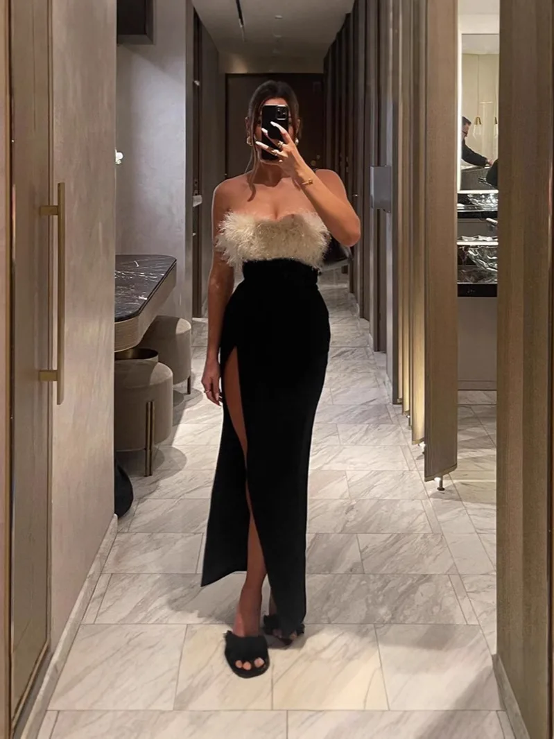 잊을 수 없는 드레스 비대칭 숄더 바디콘 드레스 세련된 깃털 장식 버스티에 드레스 나이트클럽 파티 섹시한 가운