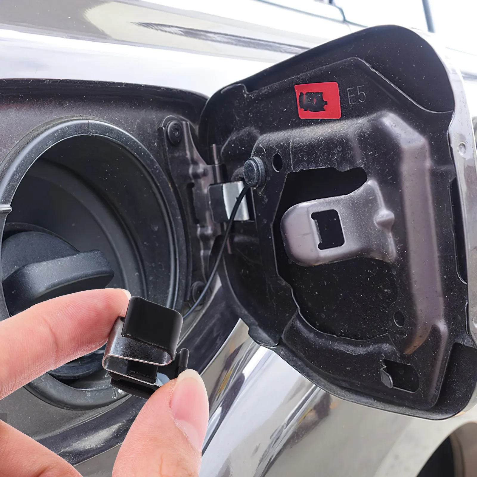 

Fuel Lid Spring Release Clip Motorcycle Gas Door Lid Spring Replacement for Worn Damaged Parts Smooth Safe Operation