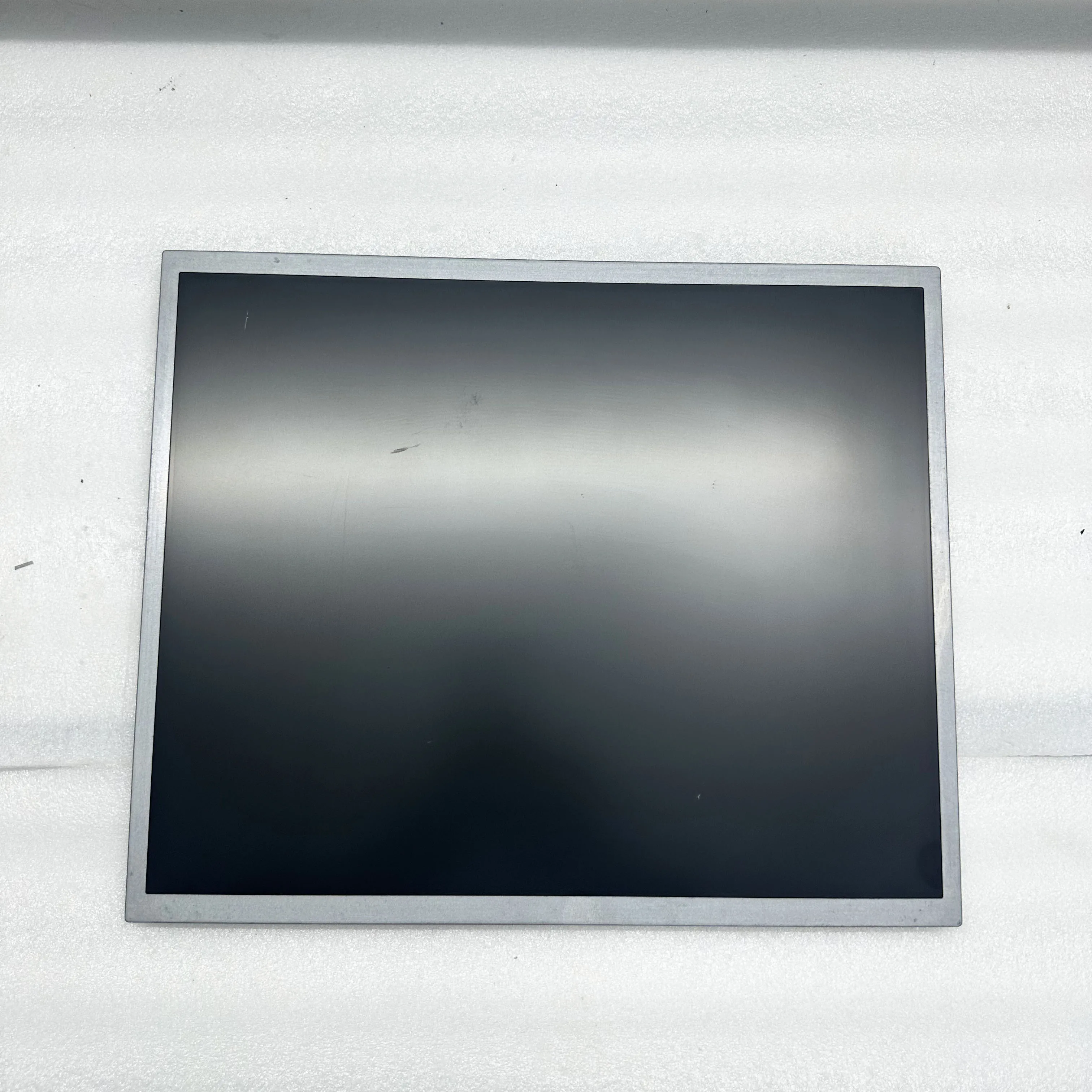 

Kunlun Tongtai TPC7062GI TPC7021Новый ЖК-экран