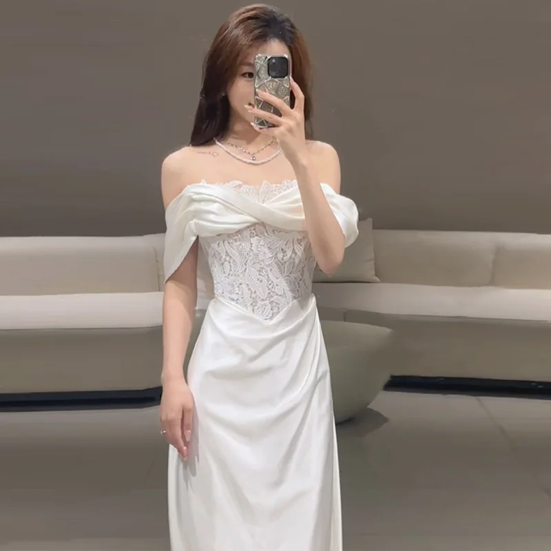 Schulterfreies, leichtes Hochzeitskleid aus Satin für die Braut, High-End-Nische, französisches, schlichtes Outdoor-Kleid mit Spitze im Waldstil, Meerjungfrauenkleid