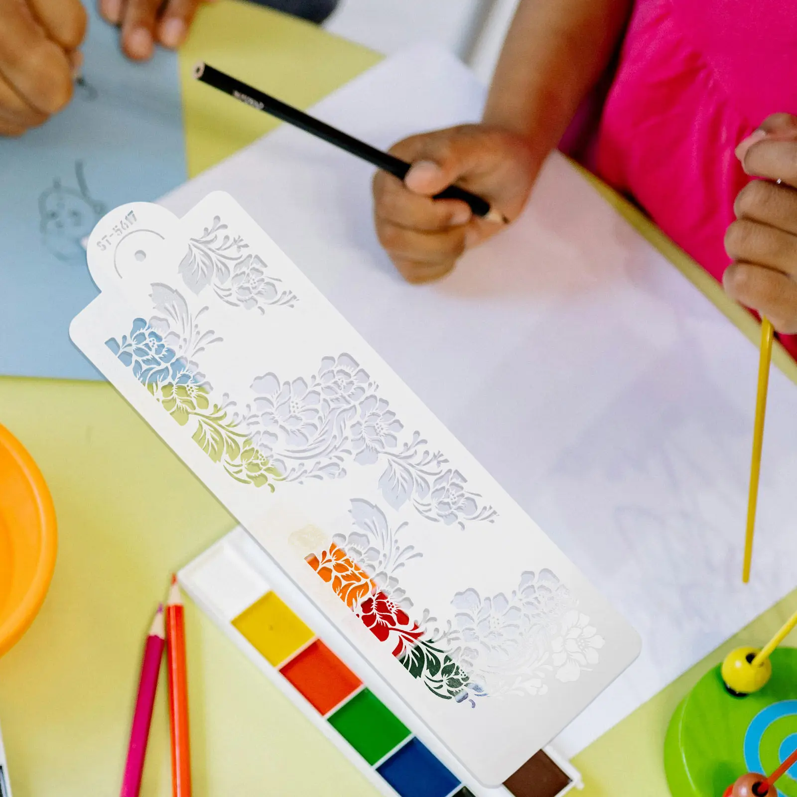 Delicate Hollow Heart Shaped Stencil Template for Children's Drawing Craft School Home Travel Creative Art Painting DIY