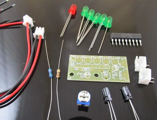 Agre2284-Kit de bricolage électronique, indicateur de niveau audio, suite surintendant sse, pièces de kit de bricolage, LED rouge et verte, nouveau, 3.5-12V, 5mm, 1 pièce