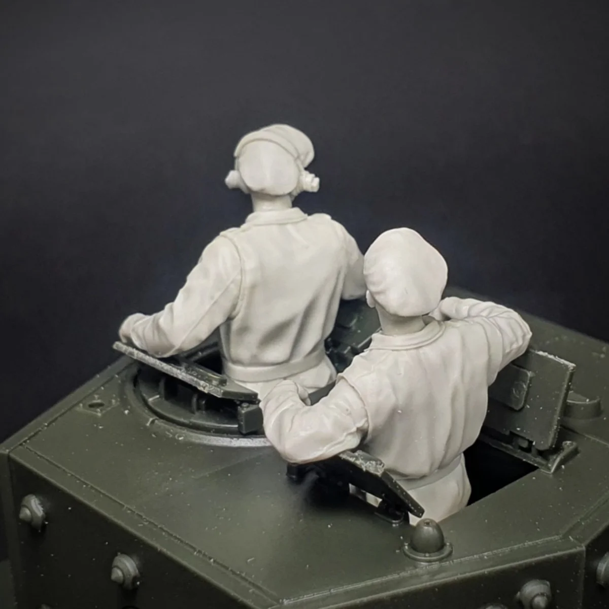 

1/35 фигурка из смолы, неокрашенная модель, комплект военной тематики, в разобранном и неокрашенном виде GK, 677R