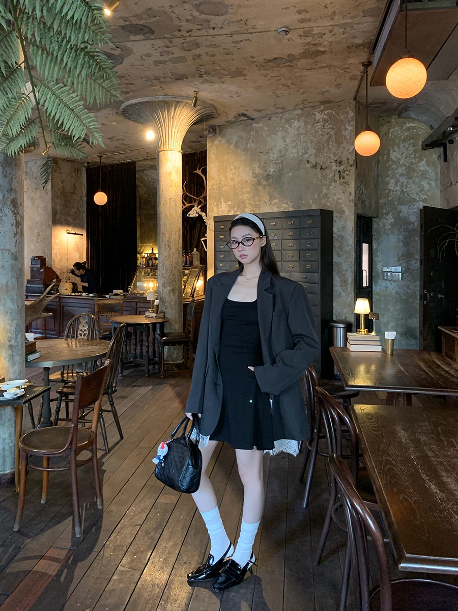 سترة نسائية أنيقة غير رسمية حمراء اللون للحفلات والمناسبات الرسمية، موديل ربيع وخريف 2025 الجديد، تصميم فريد وراقي وجميل بطاب... #2