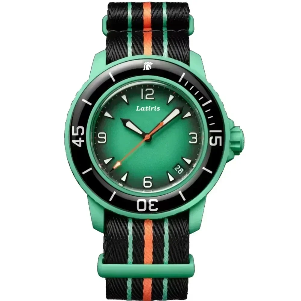 2025 El más nuevo reloj de diseño famoso Relojes de marca de lujo para hombre Caja de plástico de lujo Reloj cronógrafo Explore Planet AAA + Relojes