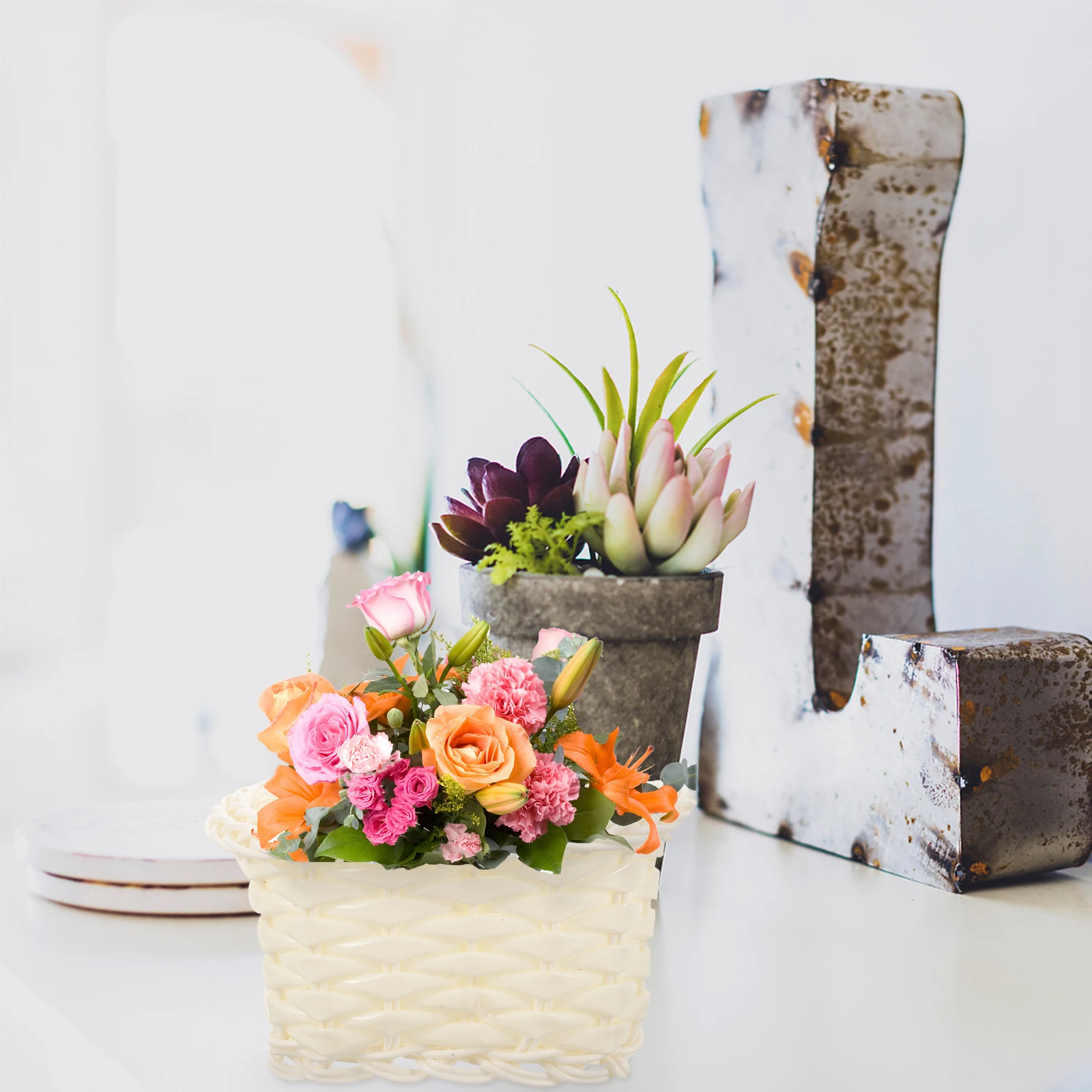 

5Pcs Mini Woven Basket Rustic Floral Arrangement Photo Prop Miniature Storage Basket for Micro Landscaping Decoration