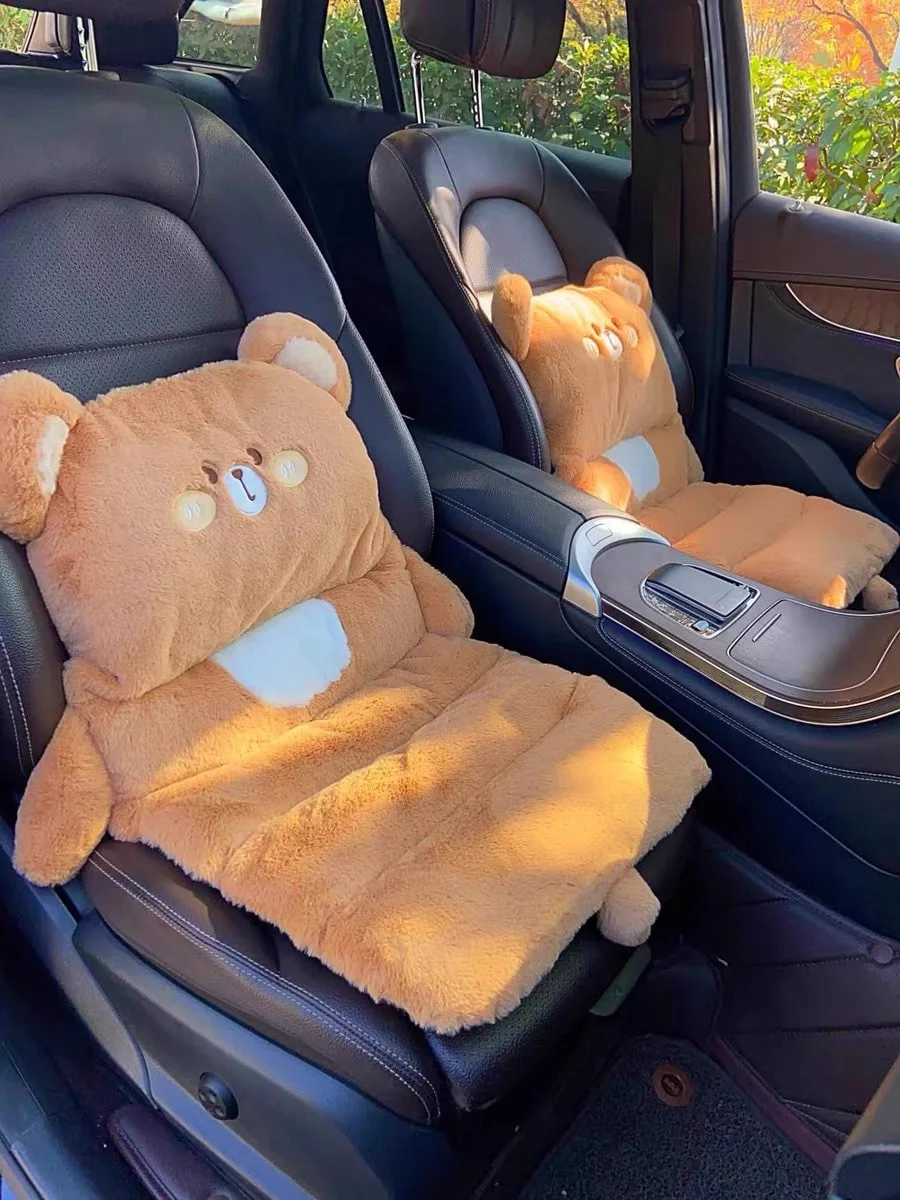 قطعة واحدة من وسادة مقعد السيارة المصنوعة من الصوف القطيفة مطبوع عليها دب، وسادة دعم قطني دافئة للشتاء اللطيف، وسادة متكاملة من القطيفة قابلة للغسل في الغسالة، لذا