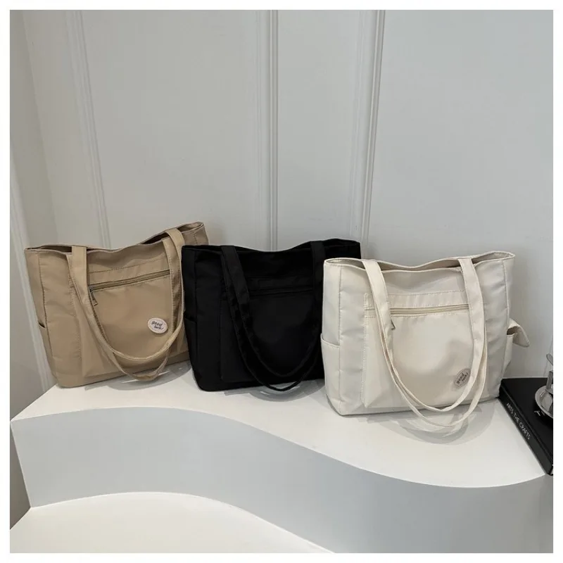 Large Capacity Canvas Bag Female Simple Korean Version of Leisure Commute To Work Students Class Shoulder Crossbody Bag