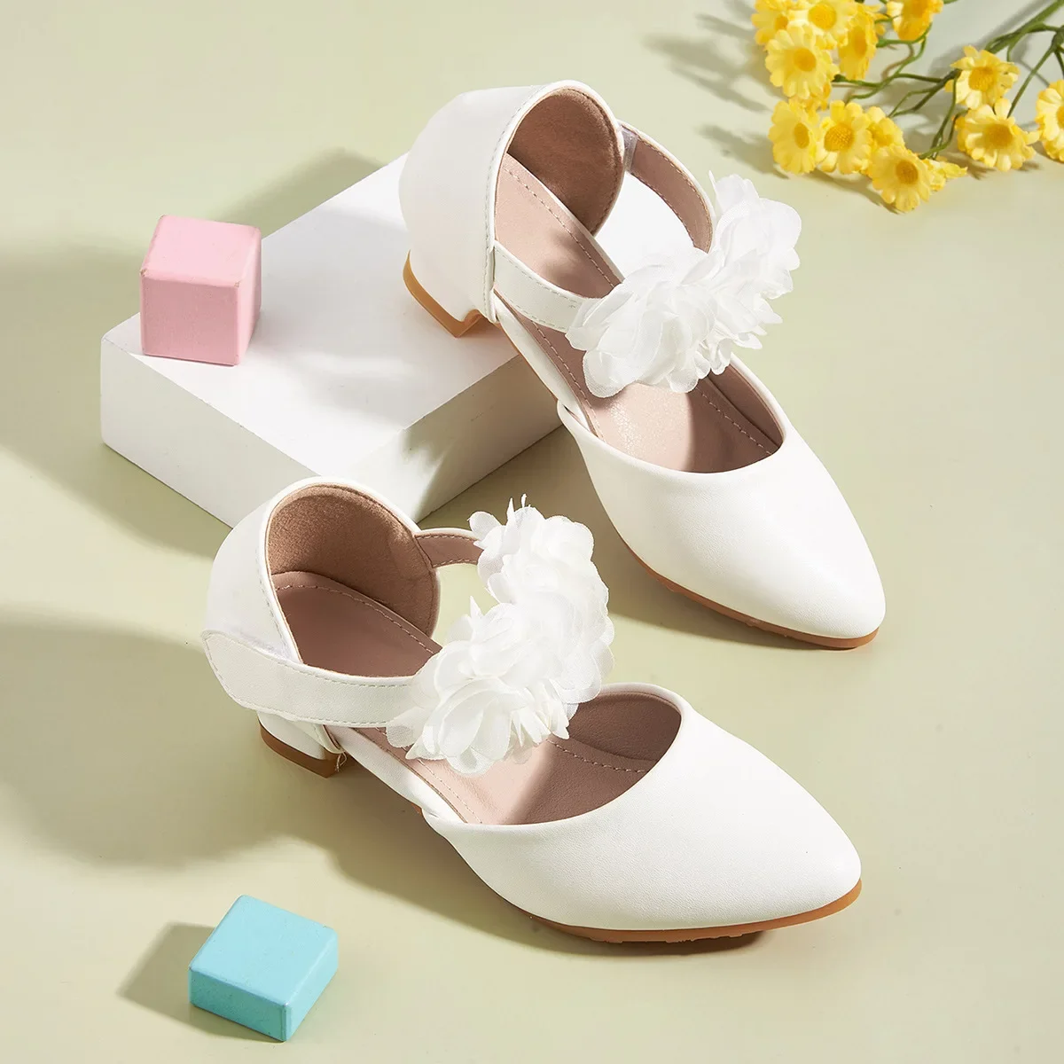 2025 New Children's Leather Shoes Fashion Flower Pointed Toe High Heels Girl's Princess Sandals Kid's Dance Performance Shoes