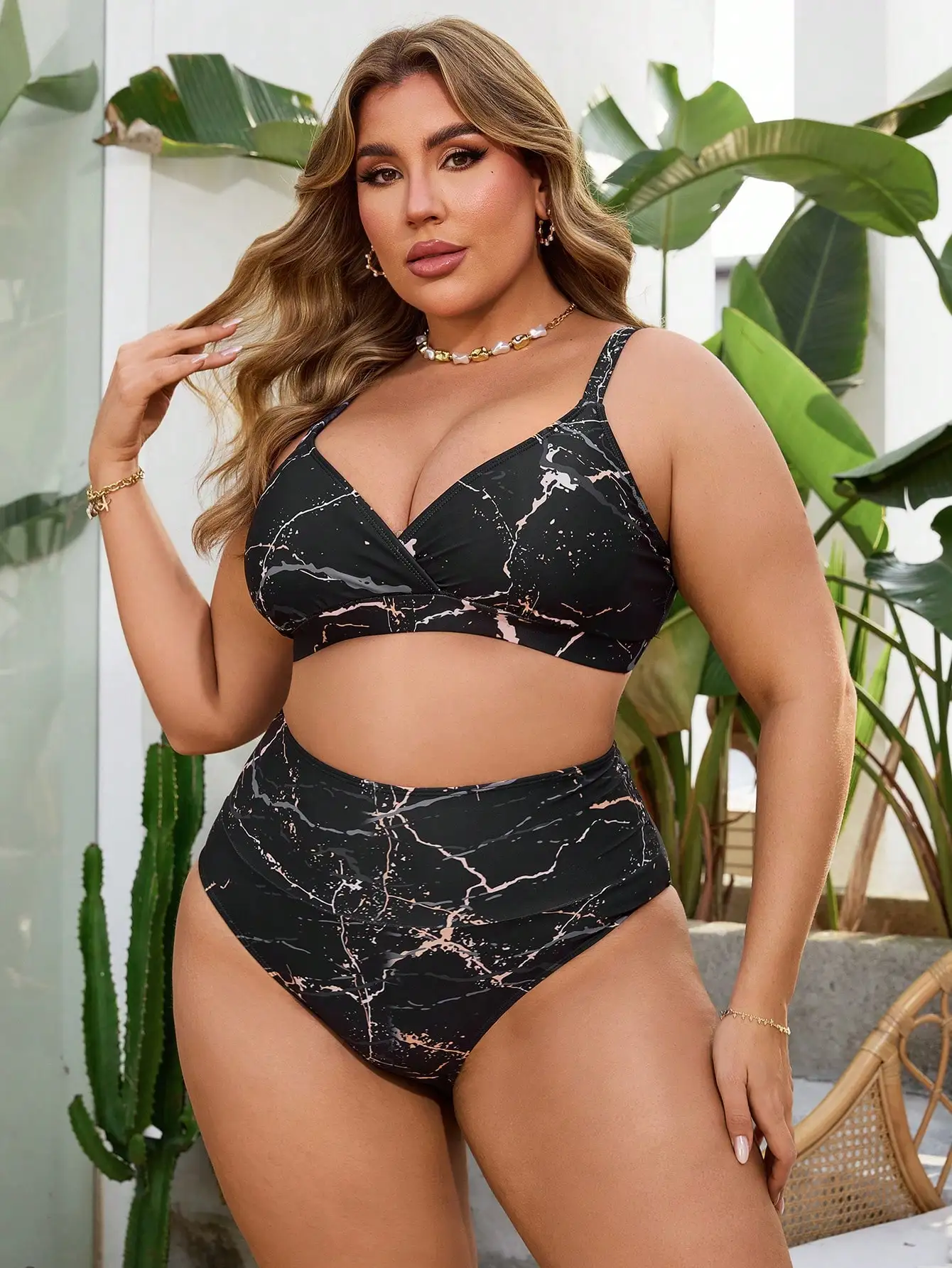 

Plus Size Women V-Neck High Waist Marble Print Bikini Set
