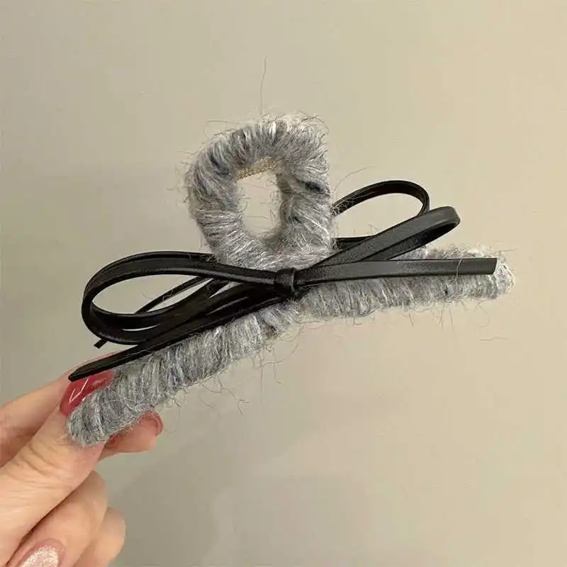 

Winter Autumn Hair Claw Clip Large Size Bow Twist Wire Leather Hair Clip Hair Accessories Butterfly HairClip