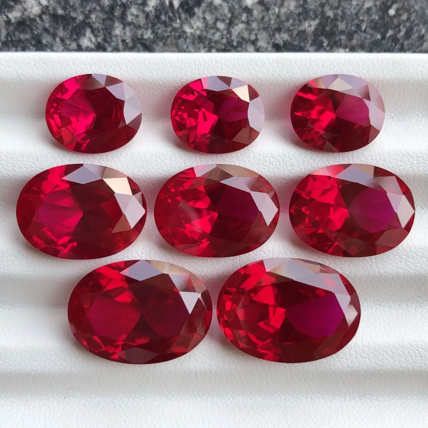 Pyrotechnic ruby red corundum jewelry inlaid with bare stone with laboratory bred pigeon blood jewelry identification hardness 9