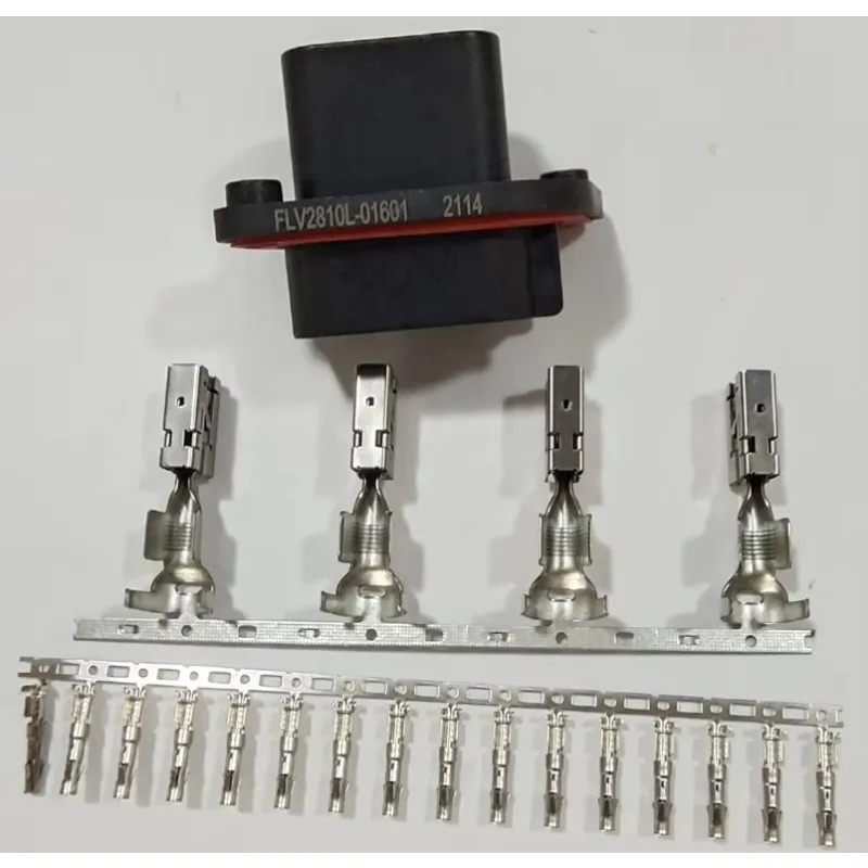 

2025 hot sale IP67 Hybrid Connector 2 Power + 8 signal Pins Plastic Right Angle Plug 100A for 16mm2 Cable and Socket for E-Bike