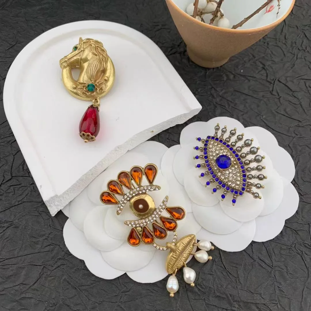 

Винтажная брошь с жемчугом и цирконами для женщин и девушек, подарок, украшение для корсажа, аксессуары для бижутерии