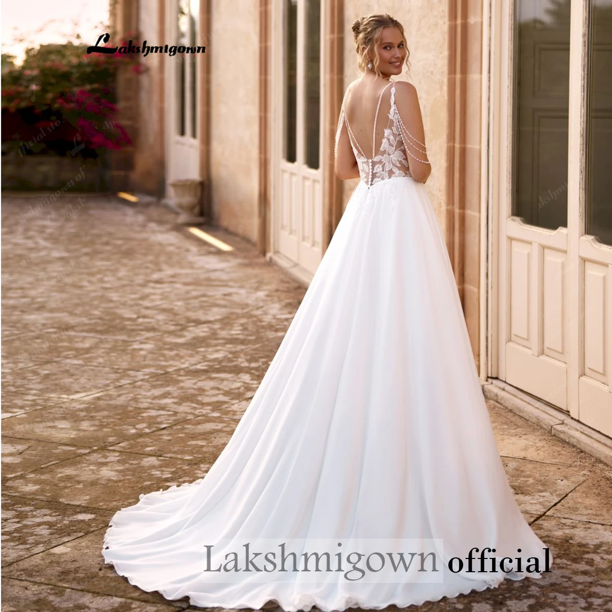Sexy Boho-Brautkleid mit tiefem V-Ausschnitt, Spitze, Illusions-Oberteil, Perlenbesatz, Perlenketten-Trägern, hohem Schlitz und A-Linien-Schnitt aus Chiffon – Detail 6