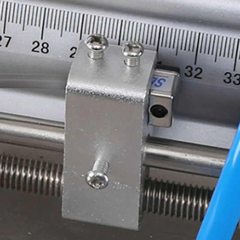 Obrázek 4: Poloautomat double-head quantitative náplň stroj mast měkké led krém kosmetický pasta náplň equipmen