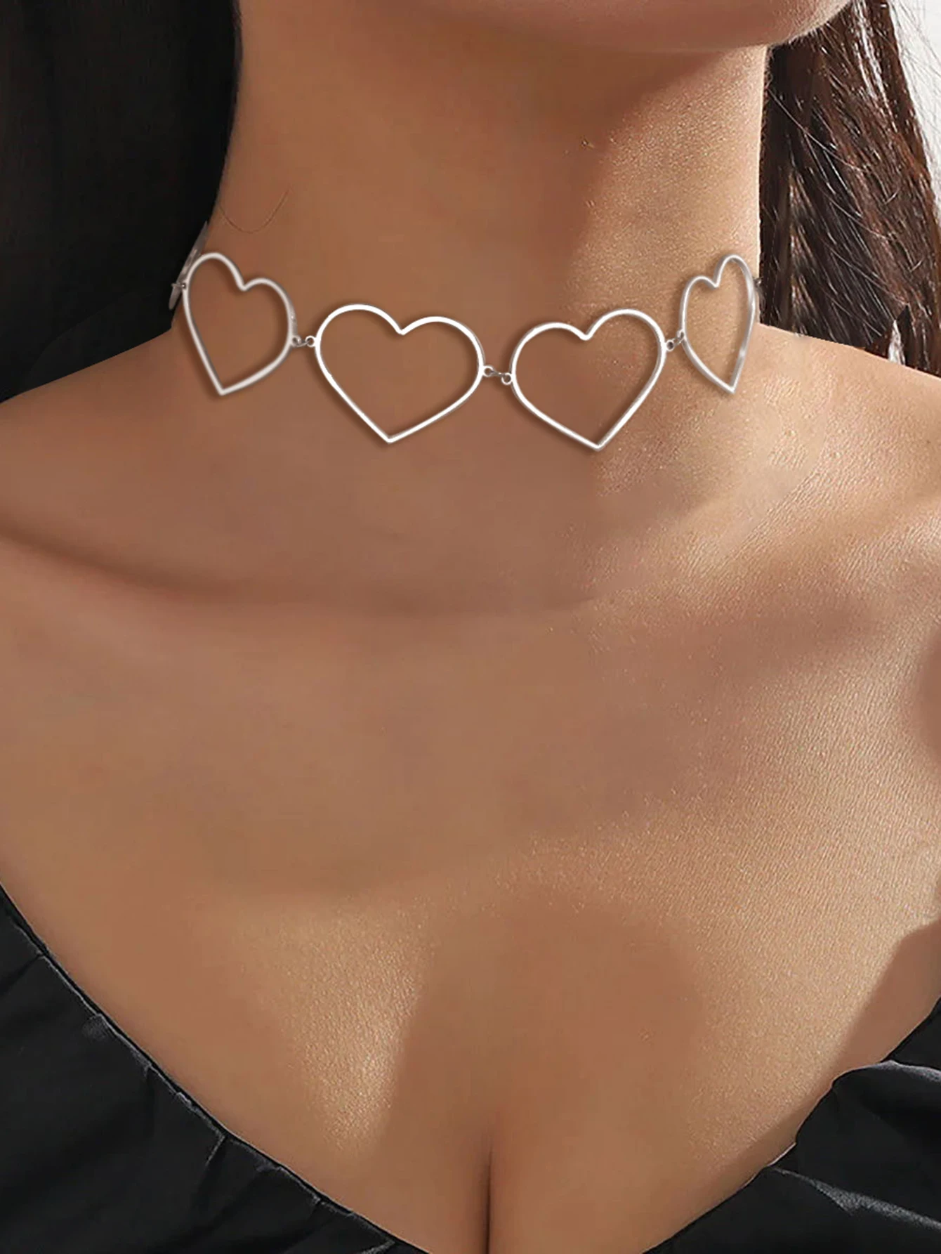 Stainless Steel Necklace Simple Fashion Skeleton Heart Surround Design Necklace For Women Jewelry Party Gift Recommendation New