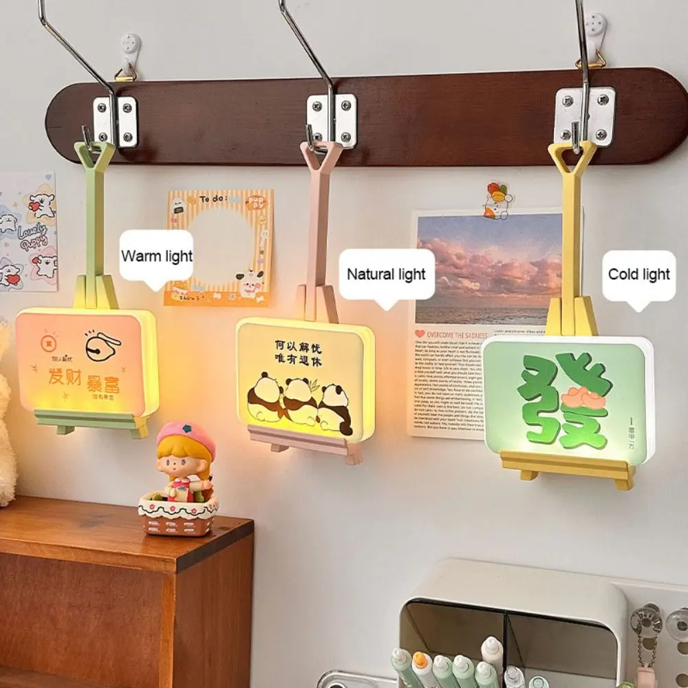 

Creative 360 ° Rotation Easel Desk Lamp Hanging USB Charging Decorative Light DIY Three Color Lights Sleep Light Student