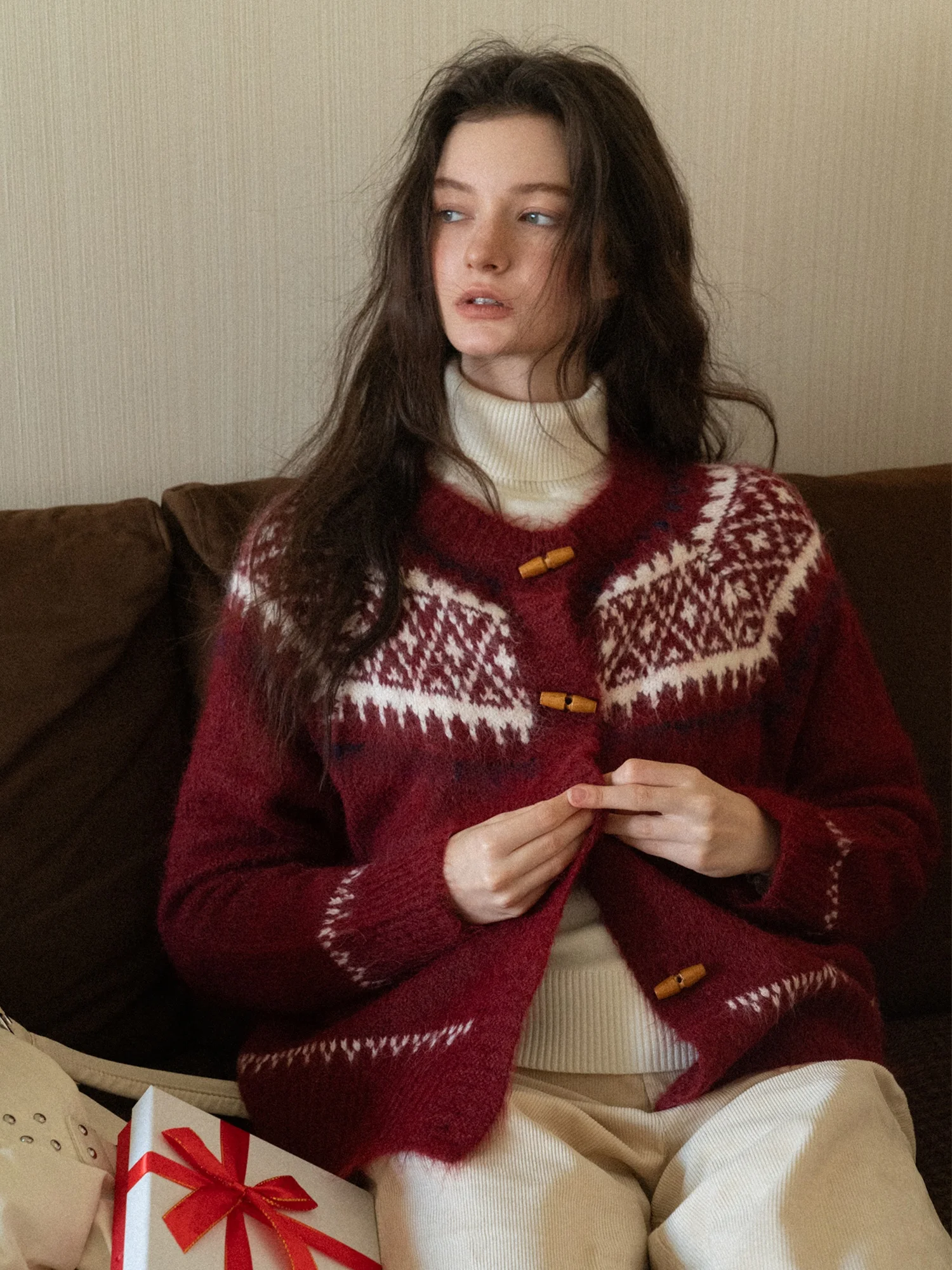 

Ретро-кардиган EGGKA для женщин, вязаный, повседневный, с круглым вырезом, на пуговицах, с цветочной вышивкой, длинный рукав, теплый, осенне-зимний