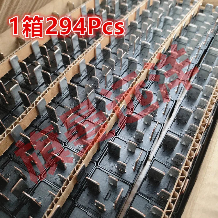 (5 pièces/uno) V23136-L31-D642 12VDC 70A