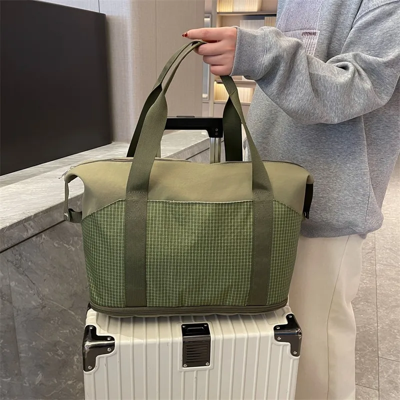 Leisure Portable Fitness Bag Light and Expandable Leisure Sports Bag Outdoor Business Trip Camping Travel Bag Luggage Backpack