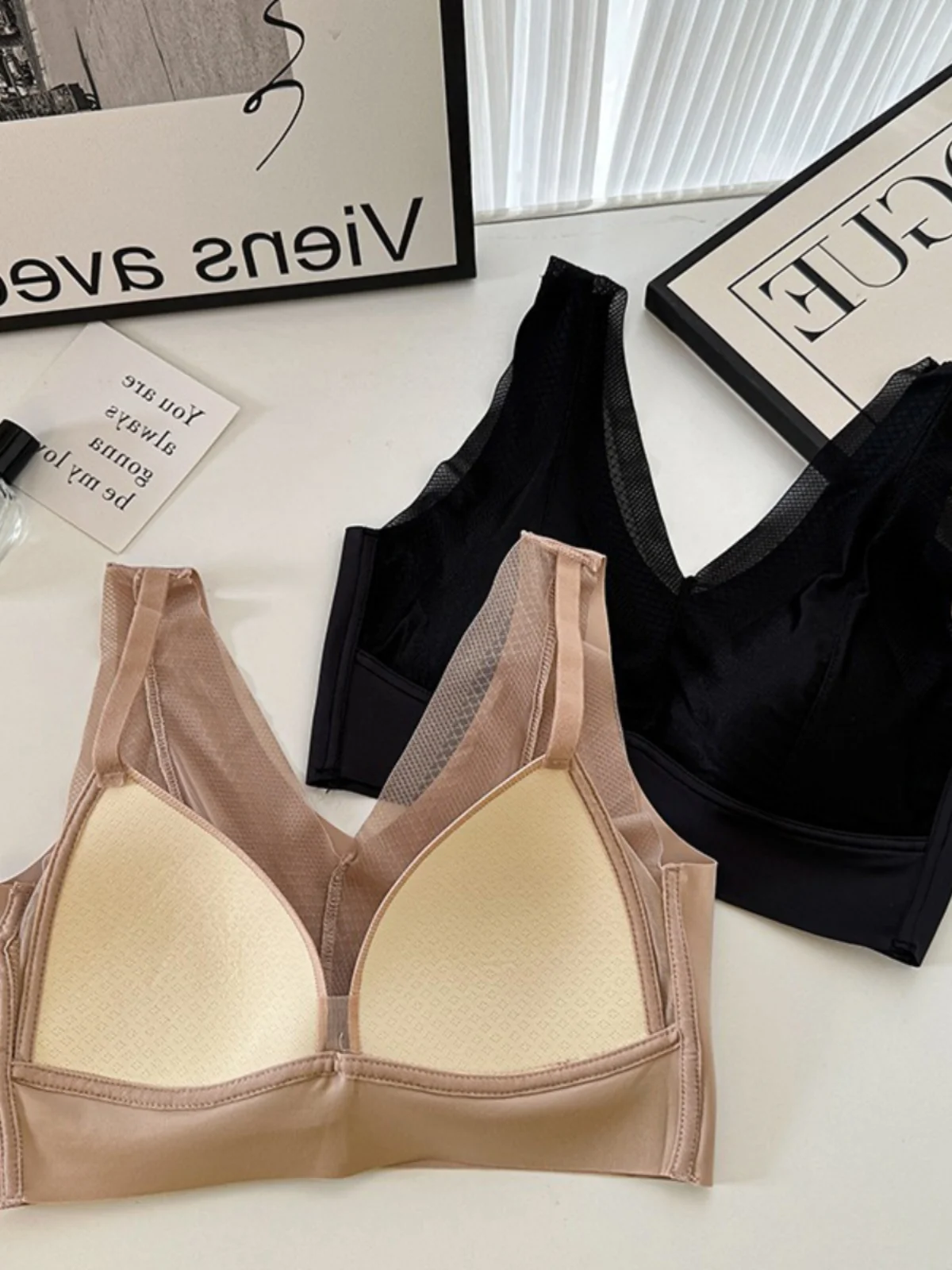 New plus Size Lace Integrated Cup Gathered Back Side Inward Expansion Preventing Lightweight Seamless Base Camisole Underwear