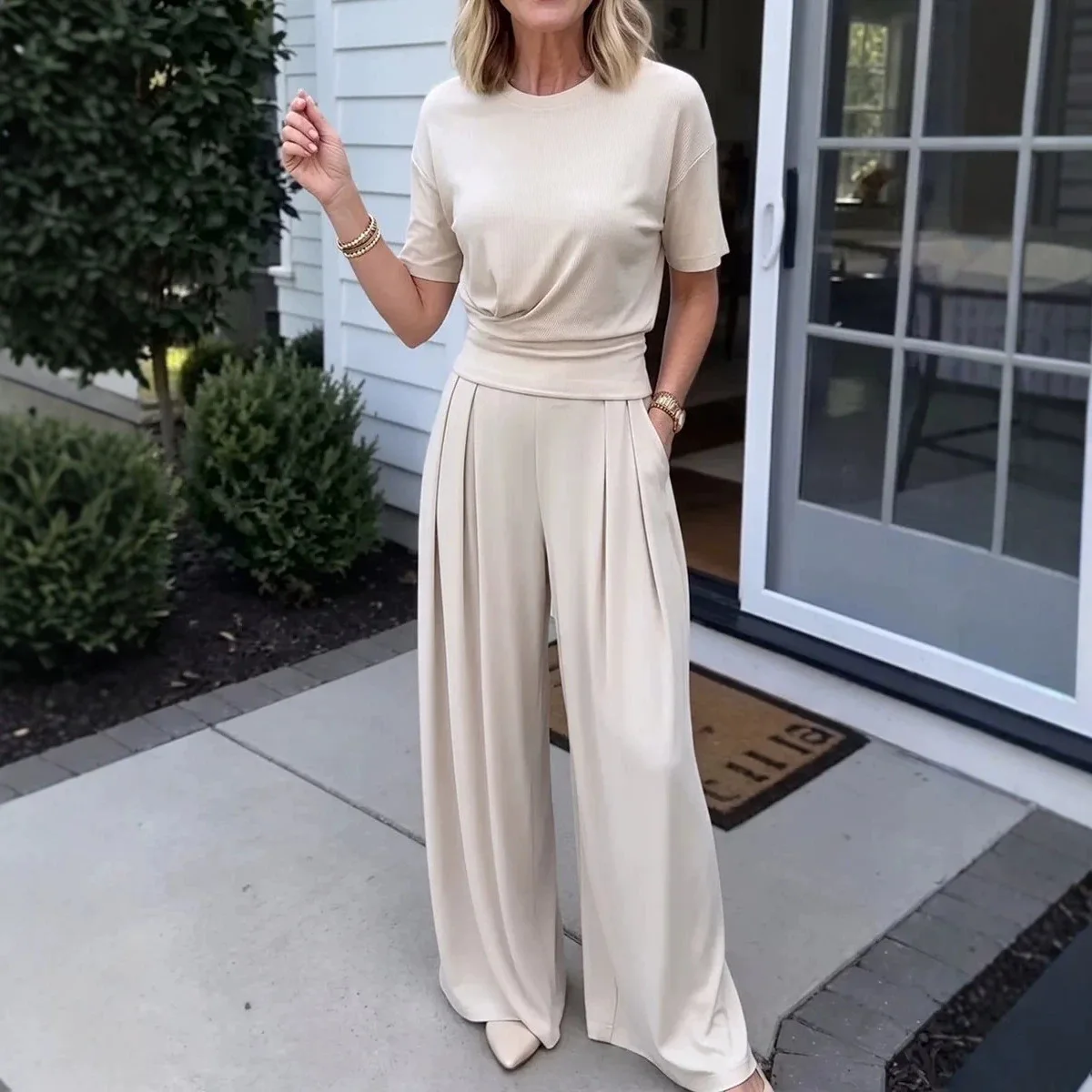 

2026 Women's New Summer Short-sleeved Loose Round Neck T-shirt Wide-leg Pants Two-piece Set