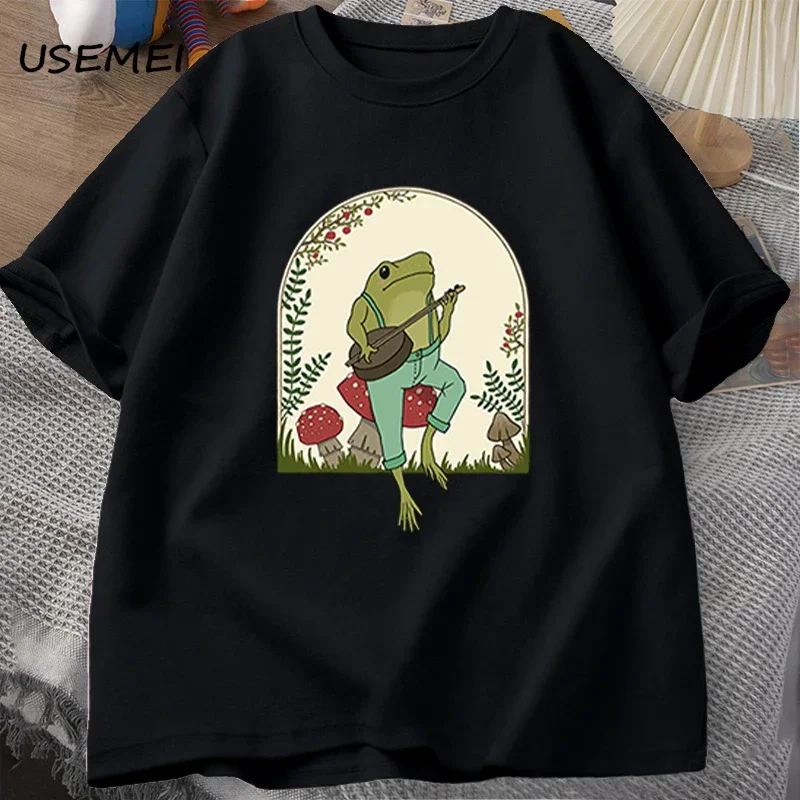 

2025 summer trend fashion crew neck T-shirt, frog playing banjo, men and women can loose and versatile short sleeves