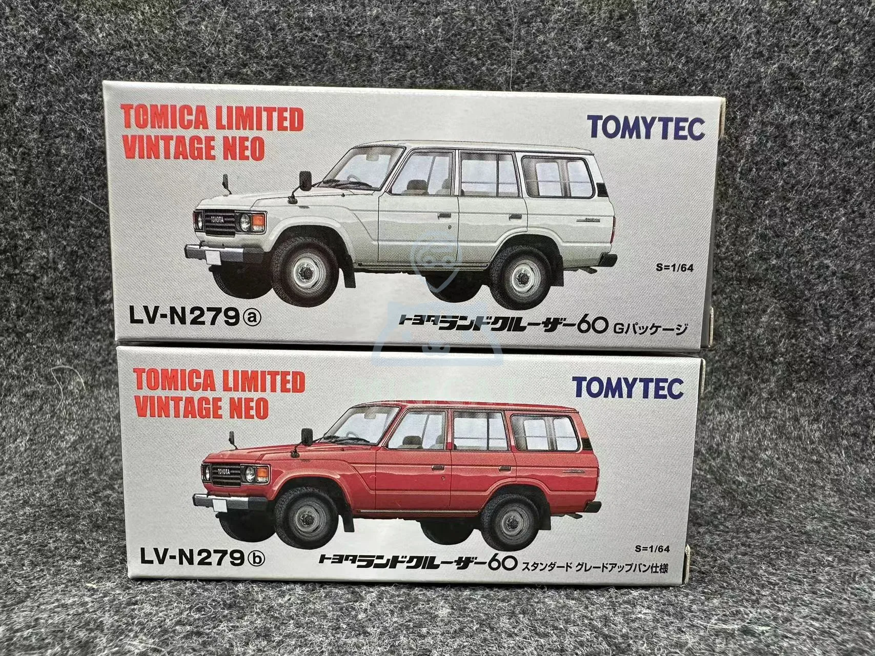 2302 TOmytc  1:64 TLV LV-N279a/b T Land Cruiser 60G alloy car toy model Collection