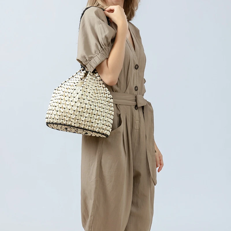 New Retro Versatile Summer Vacation Handheld Simple Casual Handwoven Wooden Bead Handbag Women's Shoulder Bags Water Bucket Bag