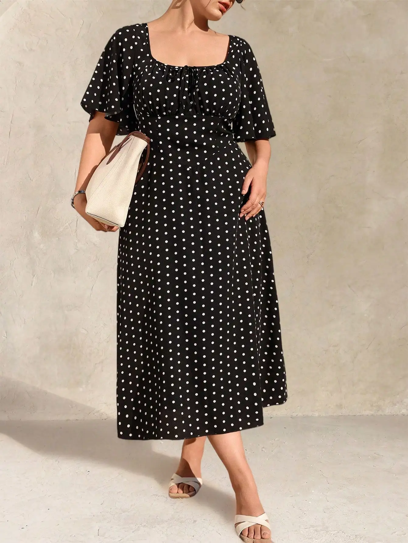 

Летнее повседневное шикарное миди-платье в горошек с завязками спереди