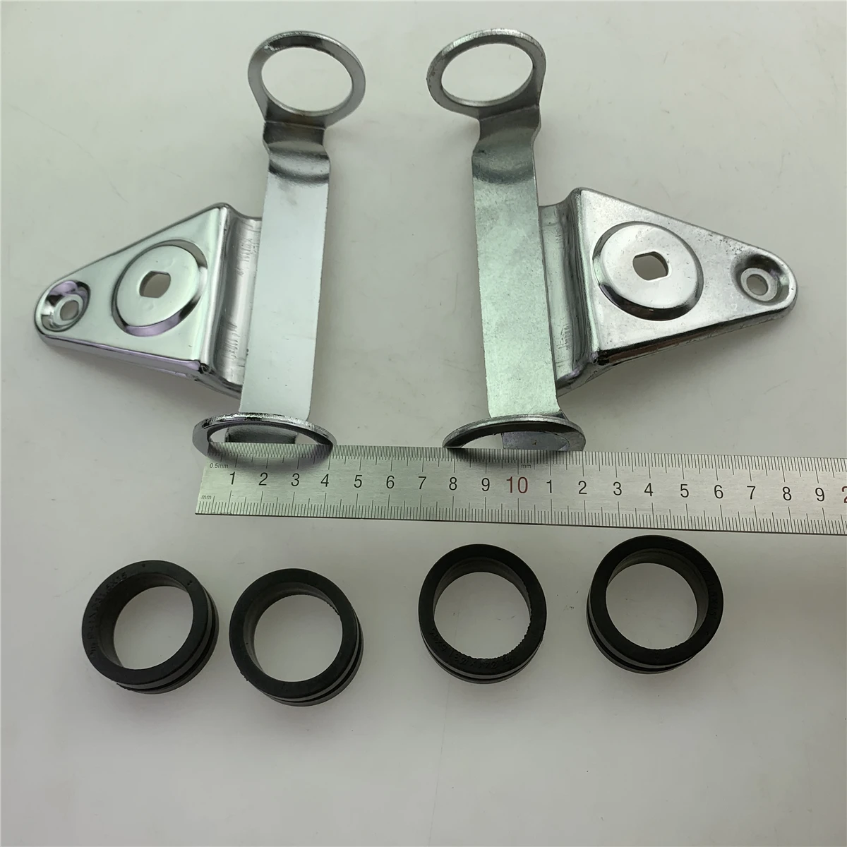 1set For Suzuki GN125 250 for HJ125 Motorcycle Headlight Bracket Turn Signal Bracket Light Ear for GY6-150 Plastic Rubber Ring