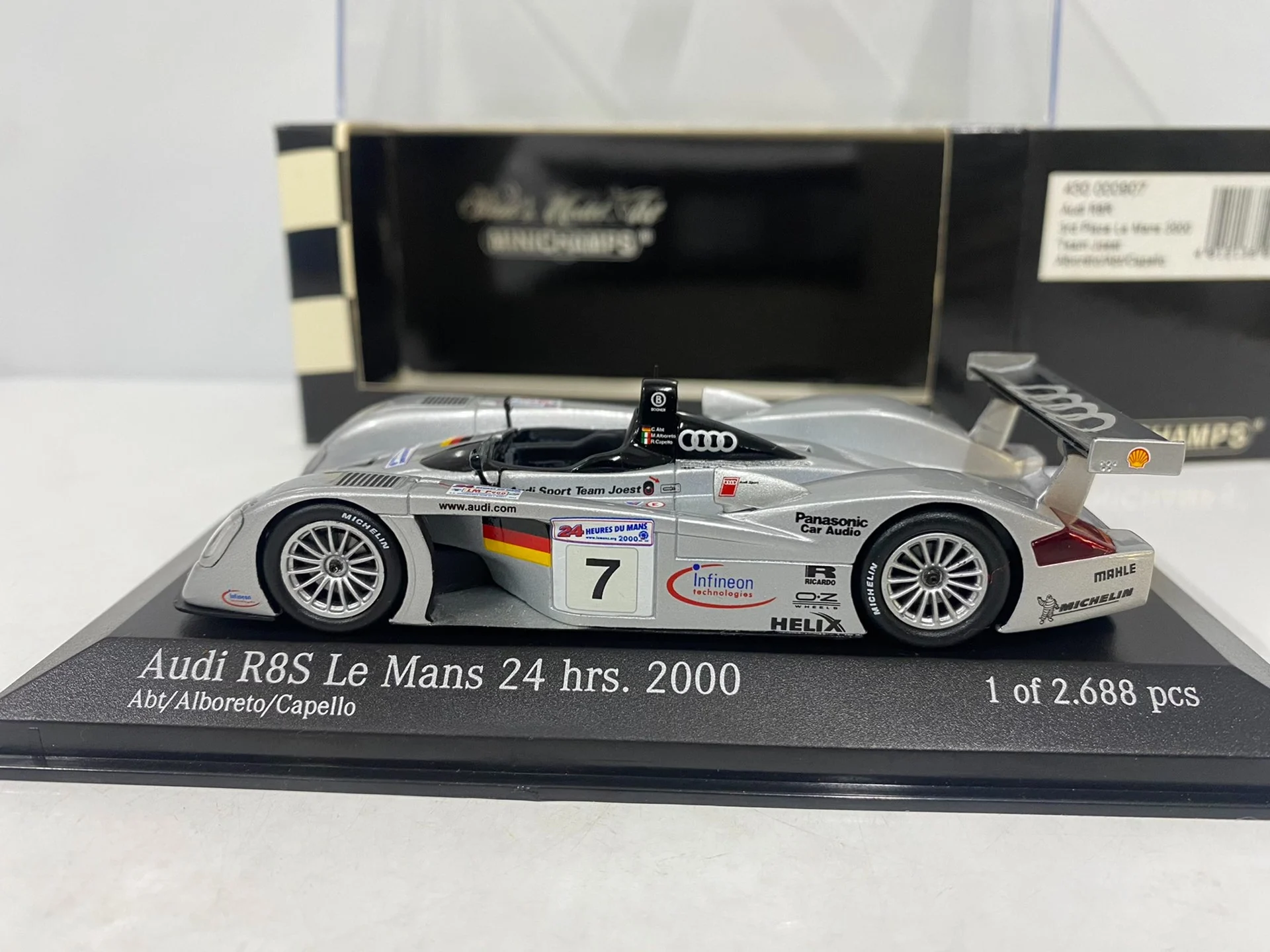 ไดแคสต์ มินิคัท 1/43 สเกลออดี้ อาร์ 8 อาร์ 2000 เลอ มังซีซั่นรถรุ่นของเล่นของขวัญของที่ระลึกเครื่องประดับ