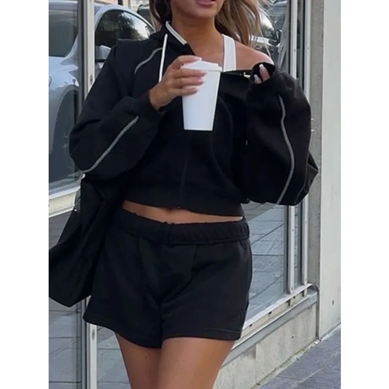 

Женский черный спортивный костюм из двух предметов, толстовка с капюшоном на молнии, укороченный топ и шорты, комплект с контрастной отделкой, повседневная уличная одежда