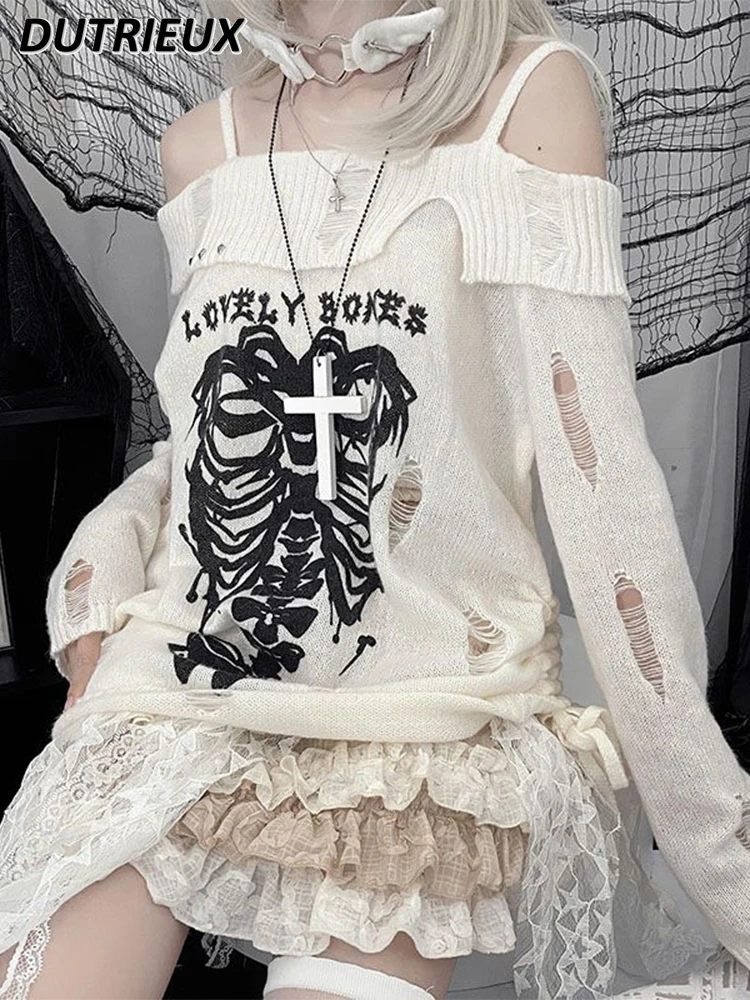 Maglione strappato con stampa punk giapponese per ragazze dolci da donna Autunno Inverno Y2k Hottie Pullover lavorato a maglia a maniche lunghe con spalle scoperte