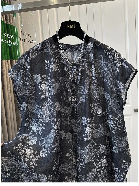 Lockerer Blumendruck für Damen, irt round, Ne f Button Summer Sle Casual Top f Svel, bequeme Passform, Sommerfaion