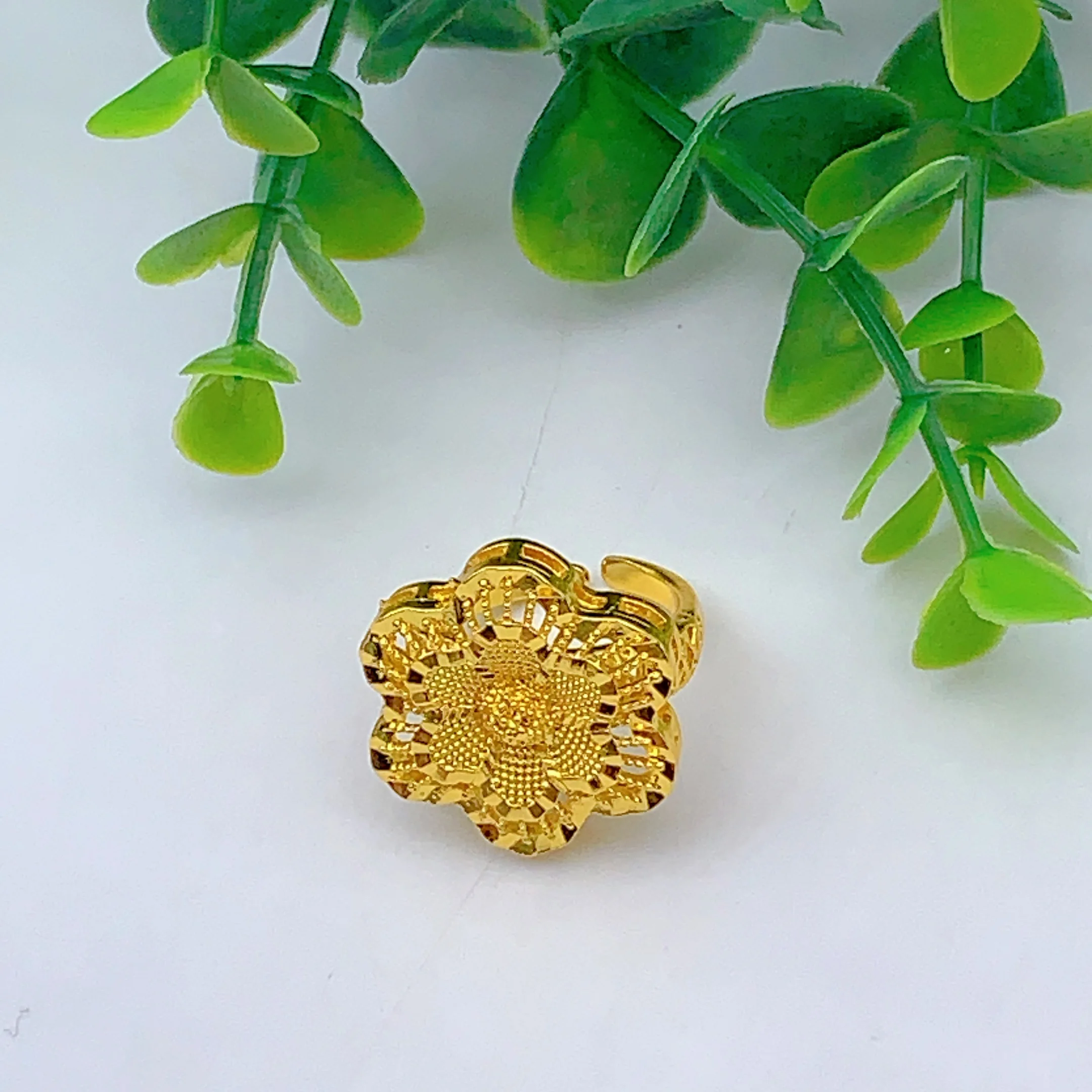 Italienisches 24K Goldfarbenes Schmuckset für Damen, Äthiopisches Dubai Blumen-Quasten-Halsketten-Armband-Ohrring-Ring-Set, Partygeschenk – Detail 4