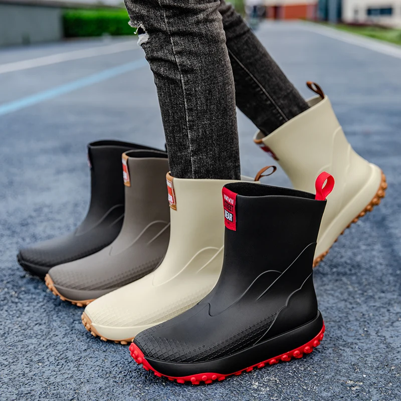 أحذية المطر المطاطية المقاومة للانزلاق والمقاومة للاهتراء للرجال. مناسبة لصيد الأسماك، نمط منتصف الساق، مثالية لمواقع البناء، L
