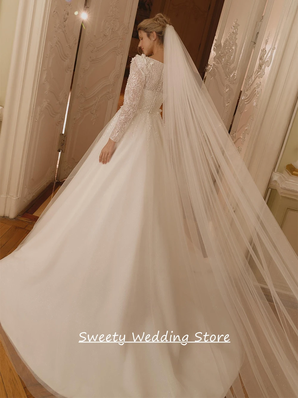 Customized Sparkling Wedding Dresses Fashion Round Neck Long Sleeves Beading Sequined Flowers A Line Bridal Gown Sweep Train